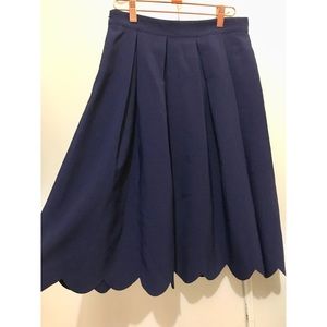 Scallop hem skirt